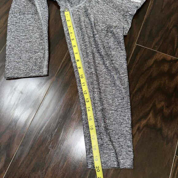 Victorias Secret Pink Women’s S Ultimate Yoga Cropped Leggings Heathered Gray - Picture 3 of 8